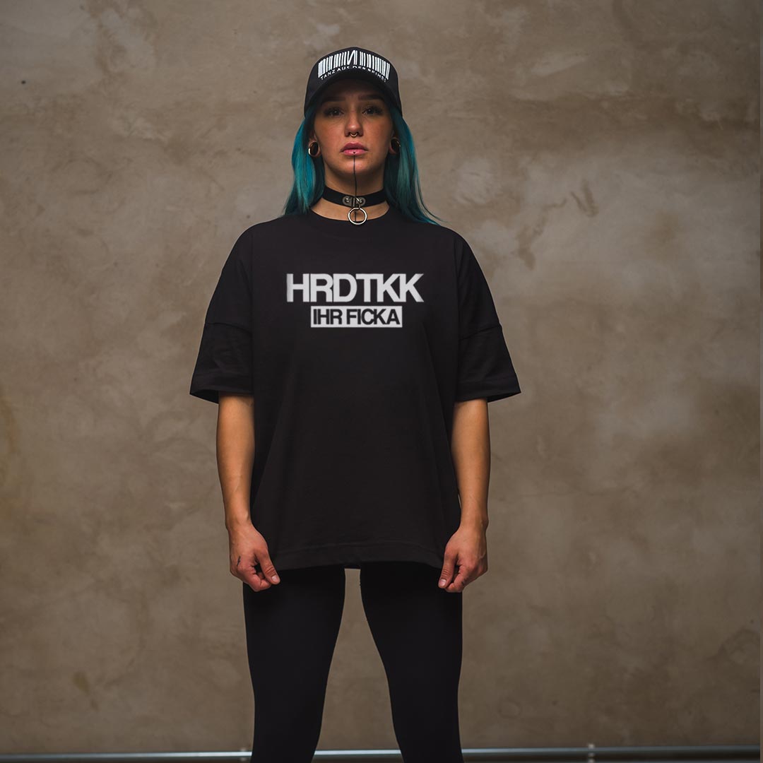 hrdtekkficka_oversized_shirt_girl