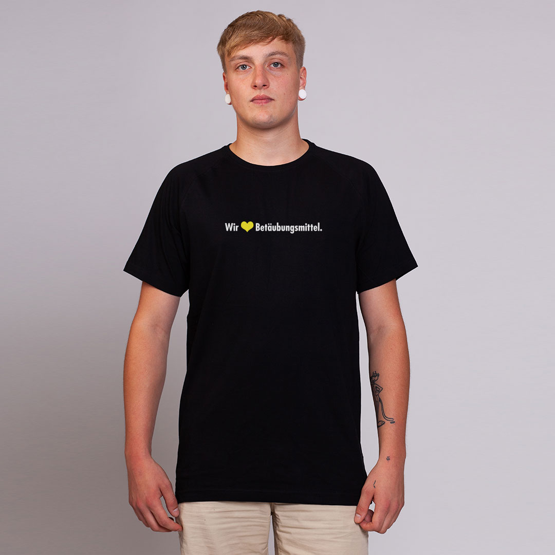 wirlieben_longshirt Wir lieben Betäubungsmittel - Longshirt - Karl Linienfeld