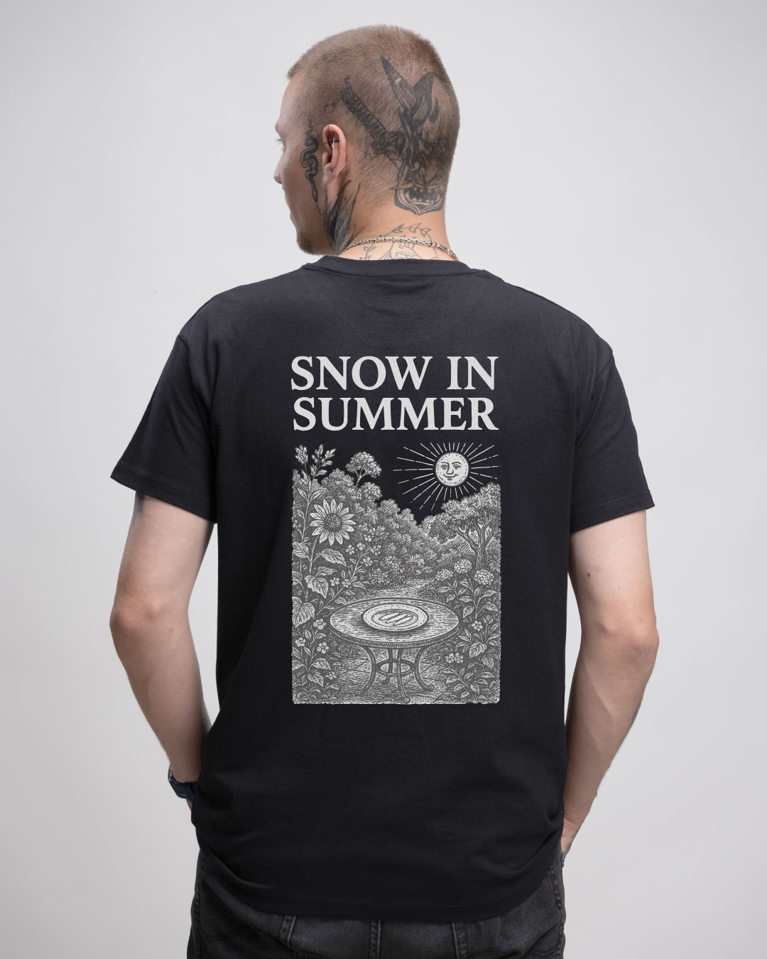 SNOW IN SUMMER - Herren Basic T-Shirt