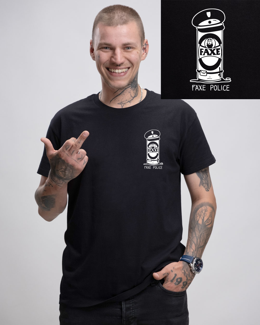 Faxe Police - Herren Ringspun Shirt - Junkie Tattoos (Black) Faxe Police - Herren Ringspun Shirt - Junkie Tattoos (Black)